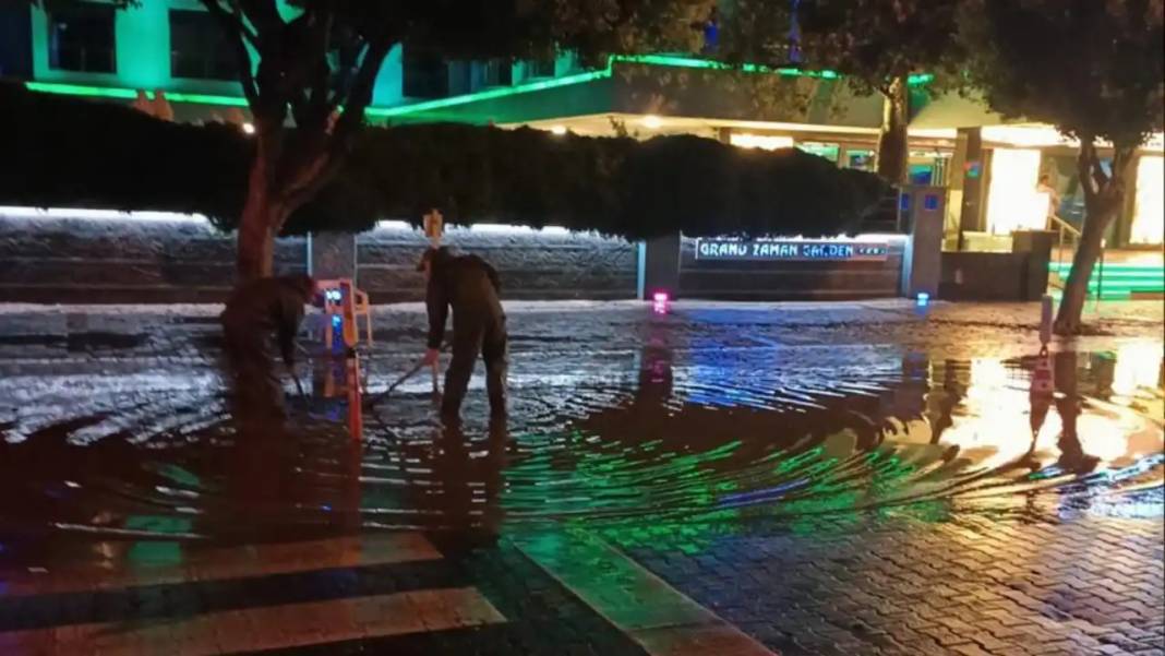 Alanya’da Gece Boyu Yağmur Mesaisi 3